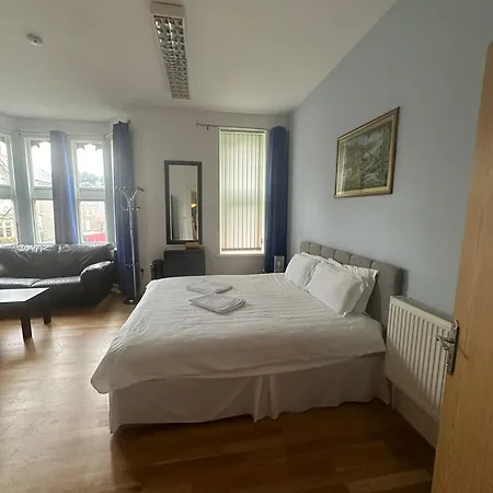 3 Luxury En-Suite Bedrooms Cardiff Exterior photo