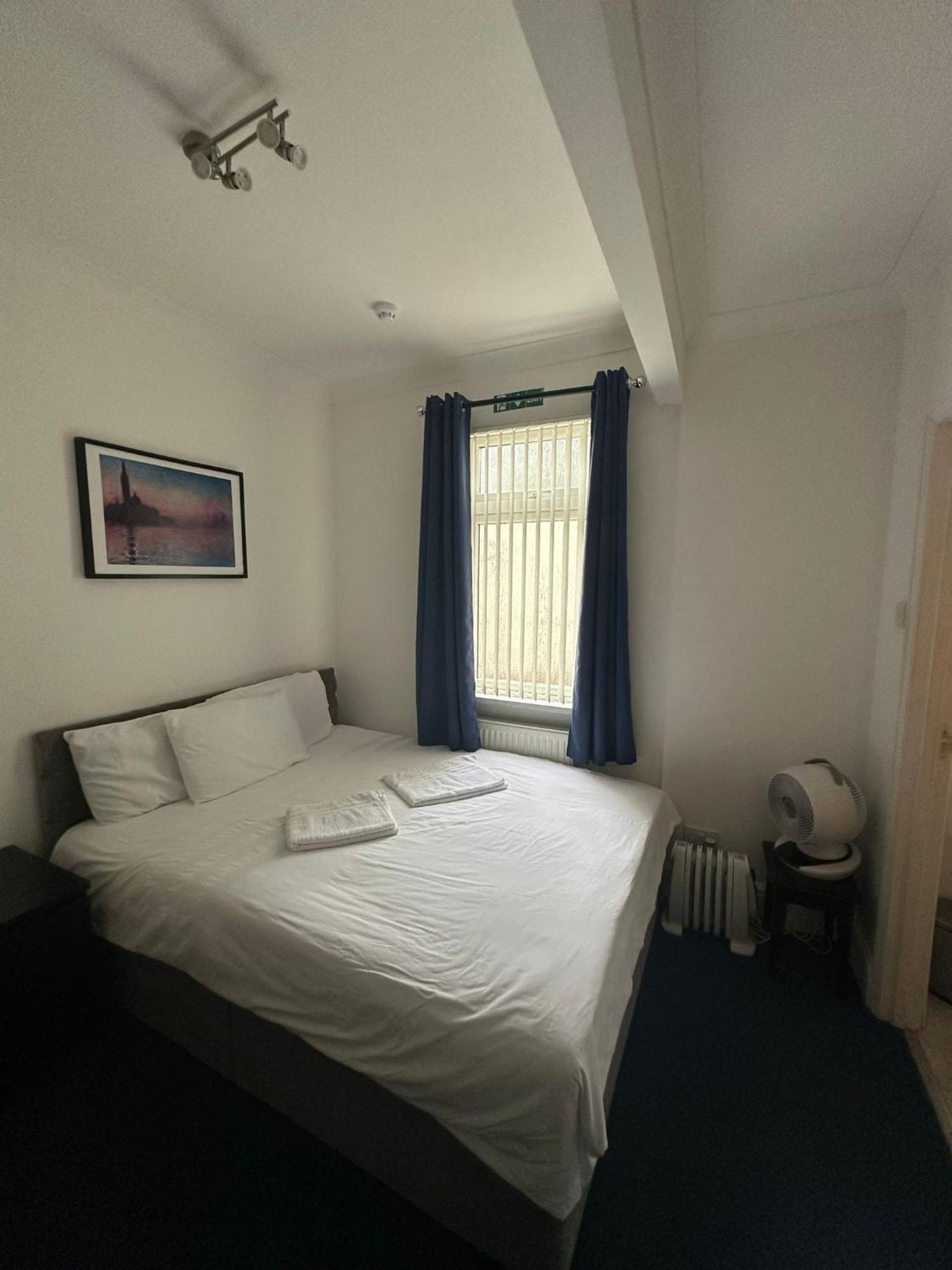 3 Luxury En-suite Bedrooms * Cardiff